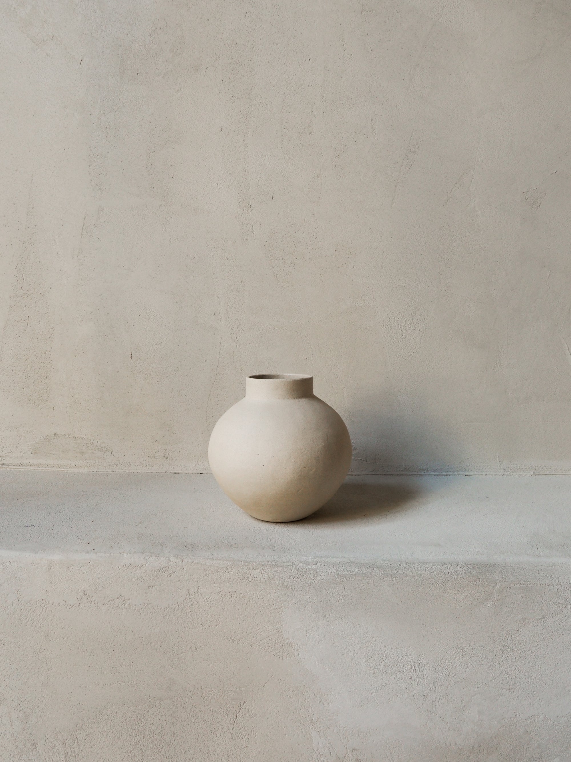 MARBLE MOON VASE